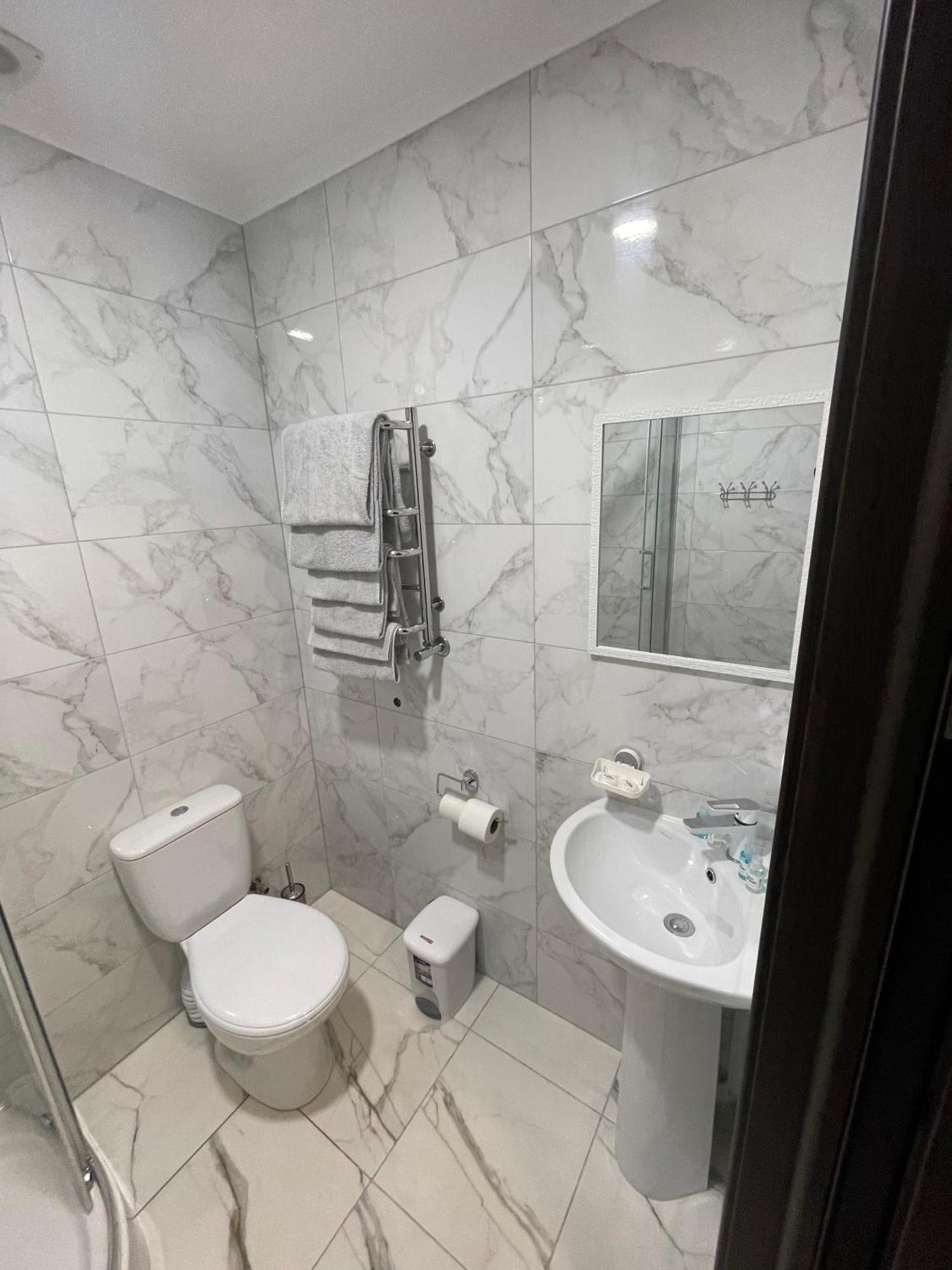 Hotel Ні Пуху, Ні Пера! Reshetylivka Exterior foto